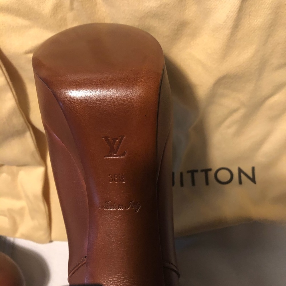 Brand new Authentic LV boots - Picture 12 of 12